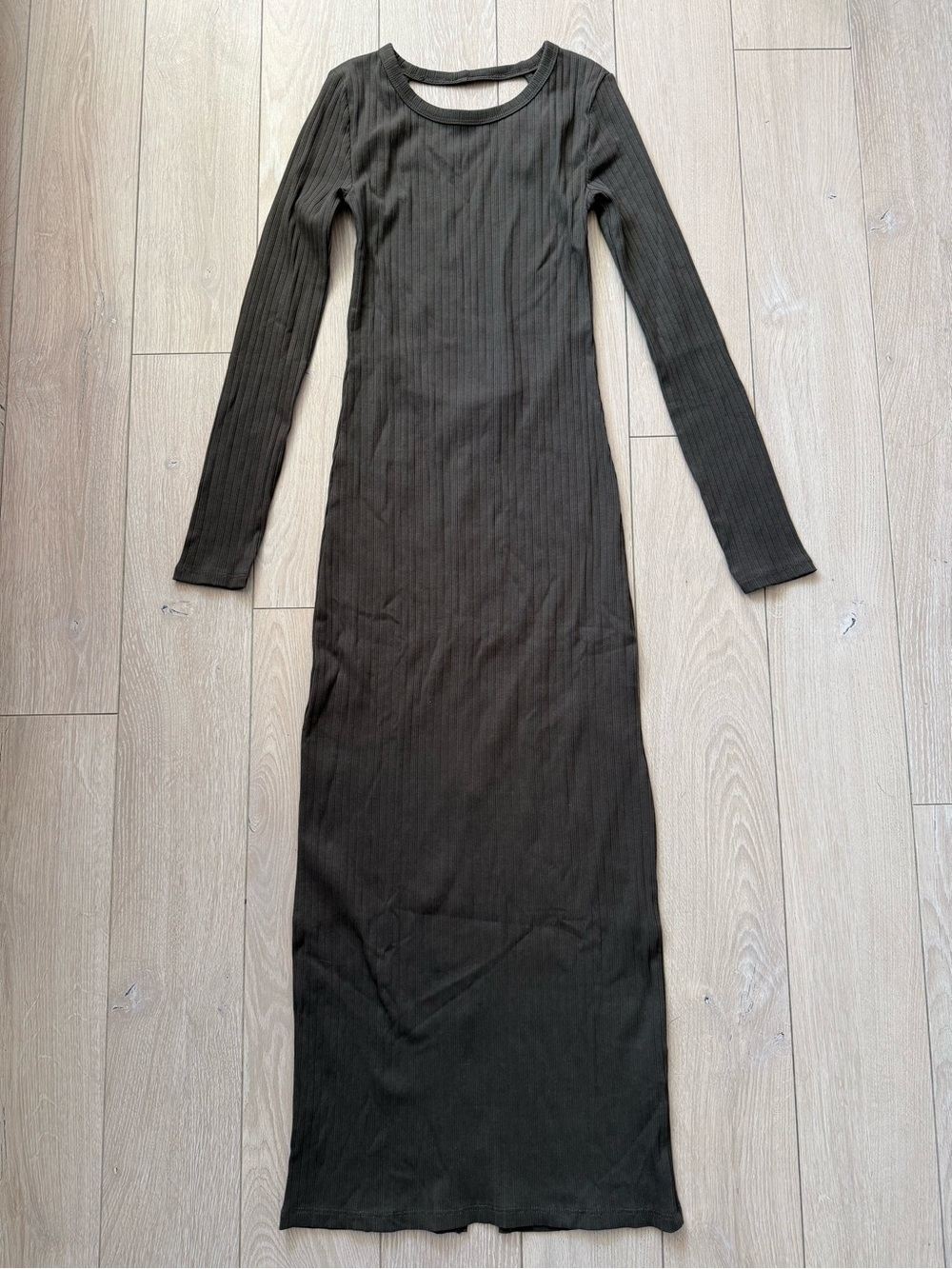 NWOT Zara Long Sleeve Ribbed Scoop Back Cut Out Maxi Dress in Olive Green Size S